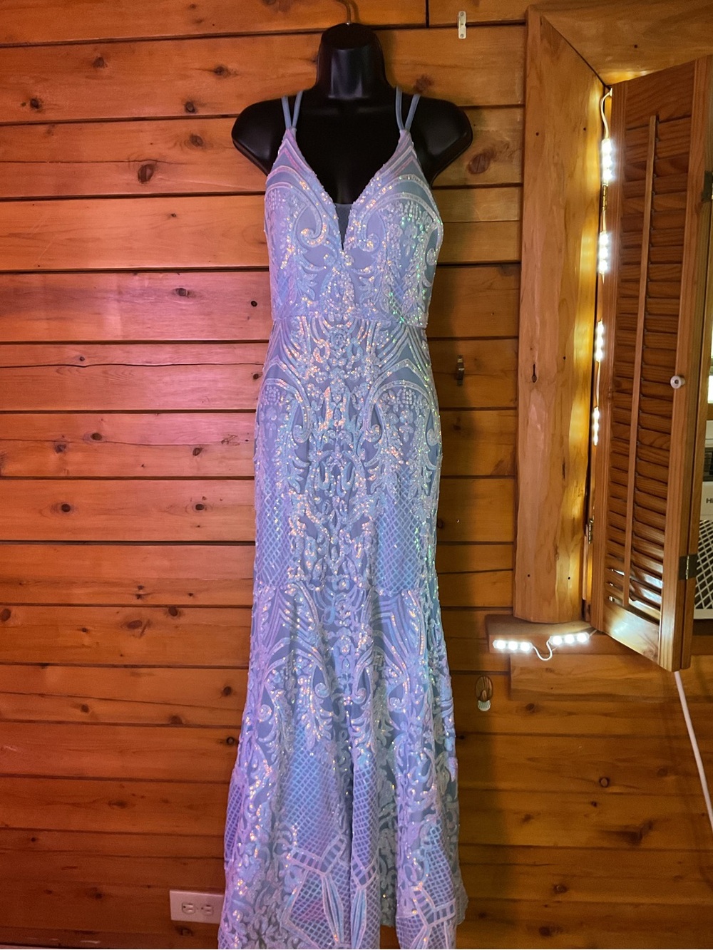 Morgan & Co. Iridescent Lavender Beaded  Floor Length Prom Gown Hoco Event Dress